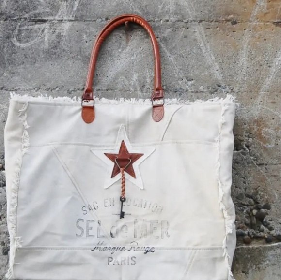 NWT canvas leather weekender unisex cream tan star - Picture 2 of 4